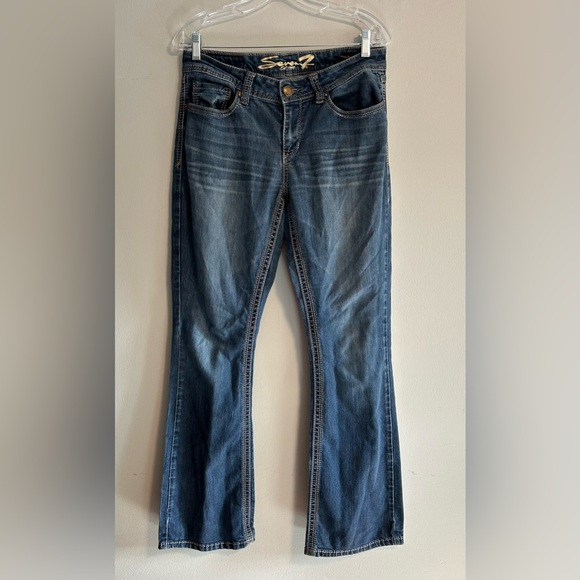 Seven7 Bootcut Jeans Women’s Size 10 Embroidered Flap Pockets Stretch Denim - Picture 1 of 11